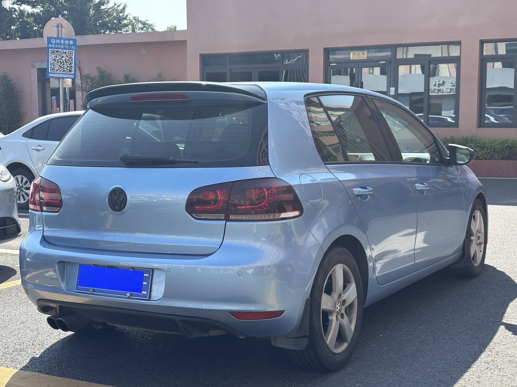 Volkswagen Golf 2010 #4 Volkswagen Golf 2010 car image #4