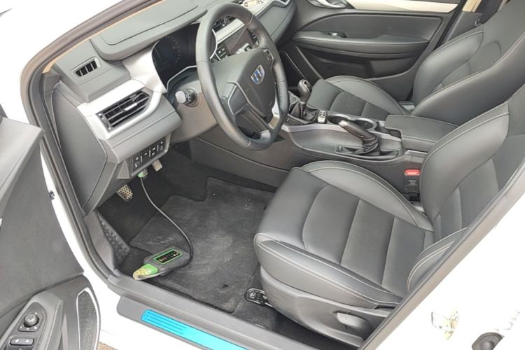 GEELY Emgrand 2019 #12 GEELY Emgrand 2019 car image #12