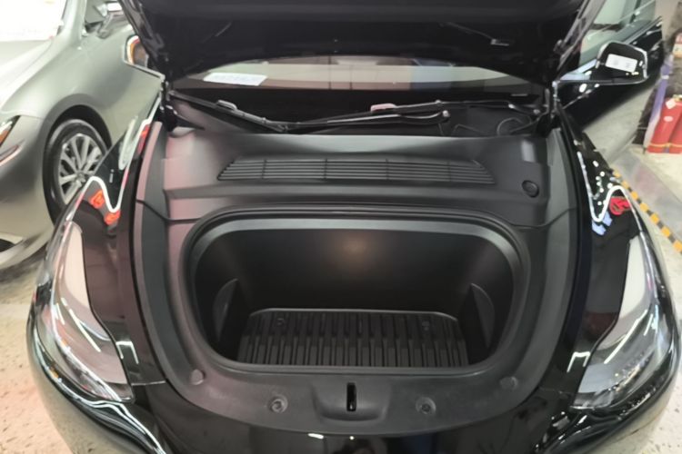 Tesla Model Y 2022 car image #22