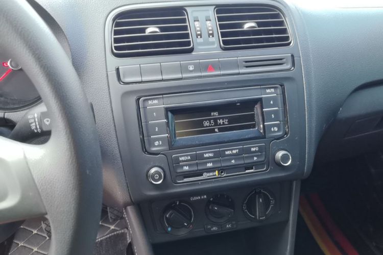 Volkswagen Polo 2016 #13 Volkswagen Polo 2016 car image #13