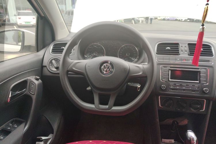 Volkswagen Polo 2015 #11 Volkswagen Polo 2015 car image #11