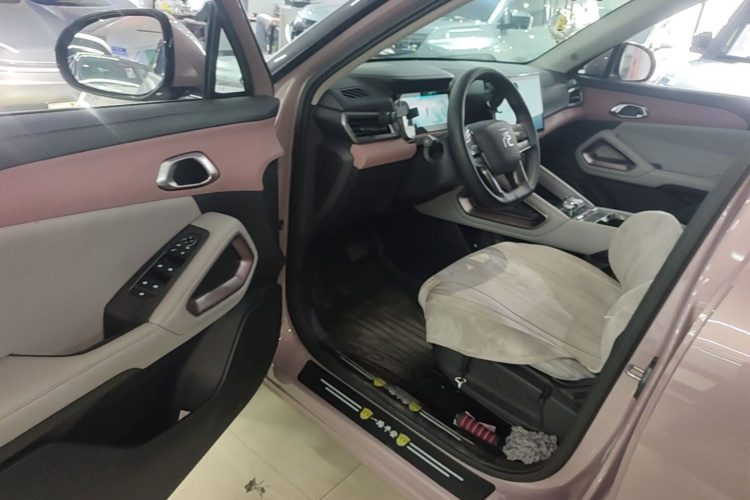 BYD YuanUP 2024 #12 BYD YuanUP 2024 car image #12