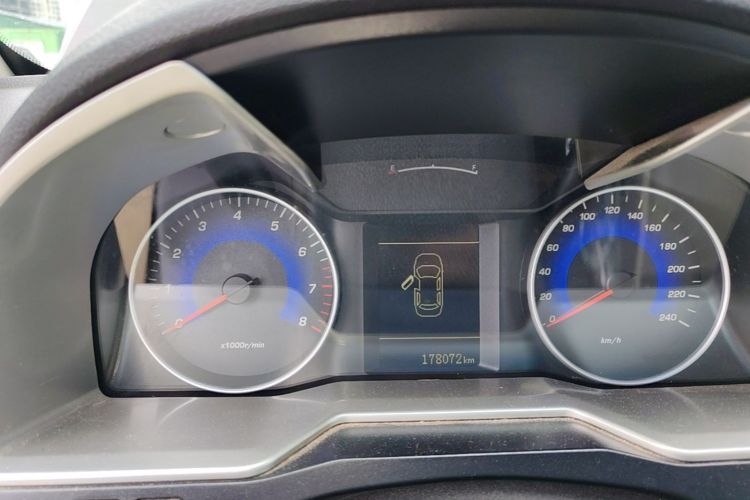 GEELY Emgrand 2014 car image #12