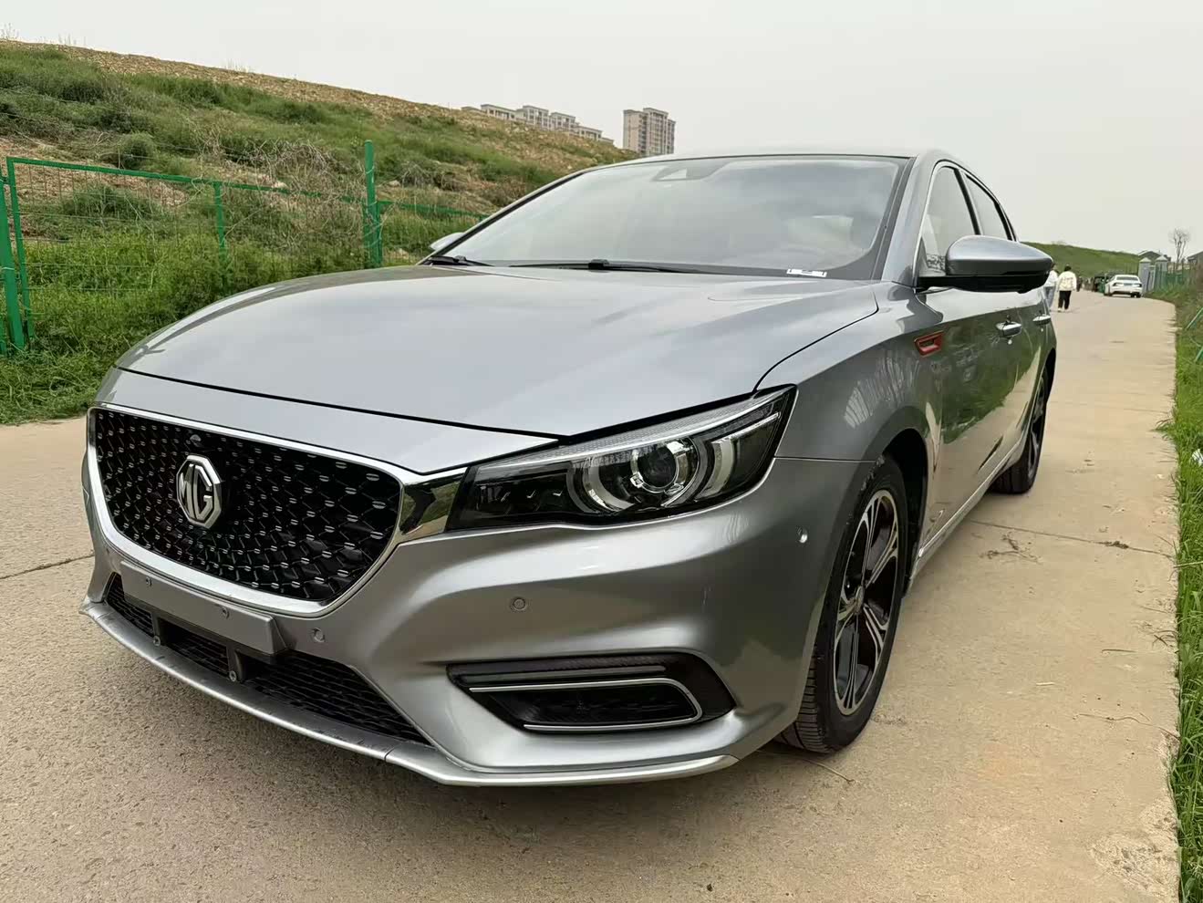MG 6 New Energy 2019 car image 