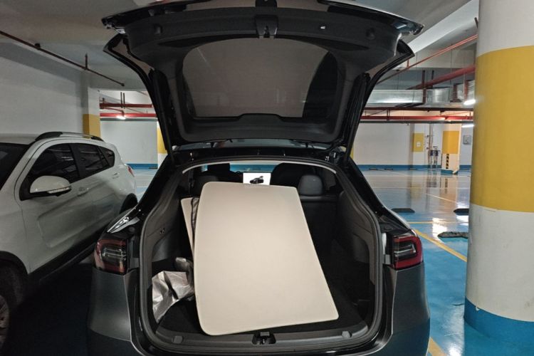 Tesla Model Y 2022 car image #19