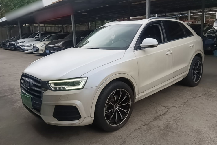 Audi Q3 2019 car image #2