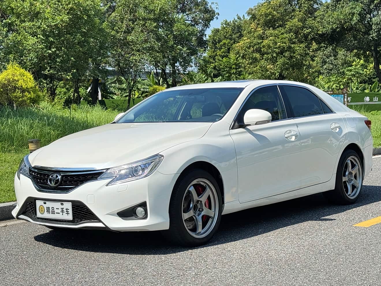 Toyota Reiz 2014 immagine di auto 