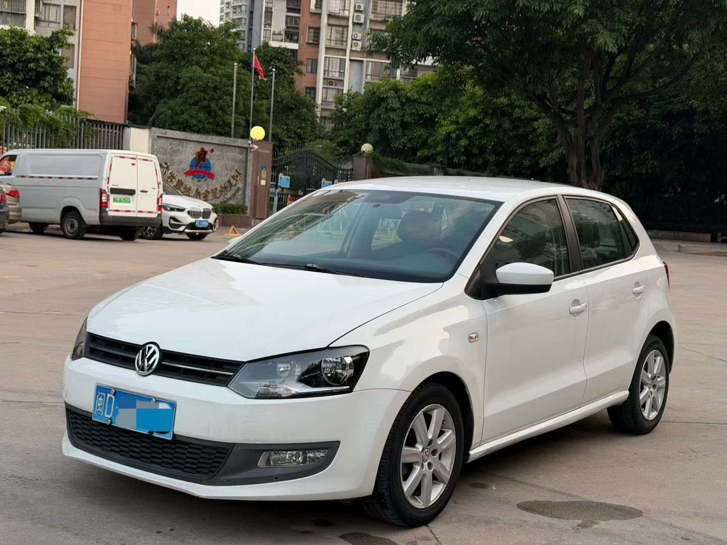 Volkswagen Polo 2013 car image 