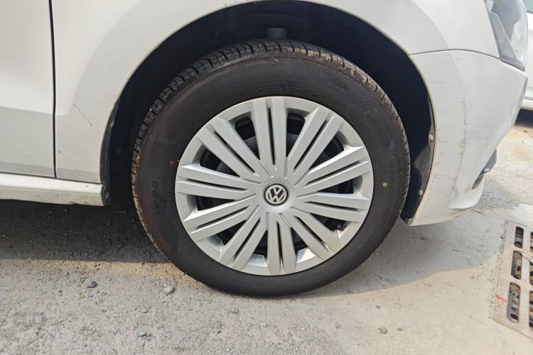 Volkswagen Polo 2017 #9 Volkswagen Polo 2017 car image #9