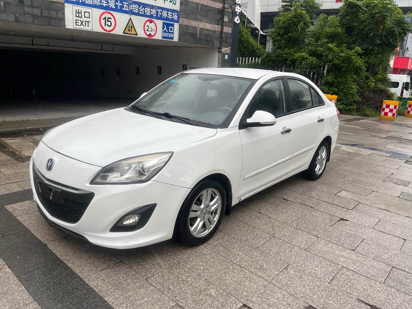 Changan Alsvin V5 2014 car image 