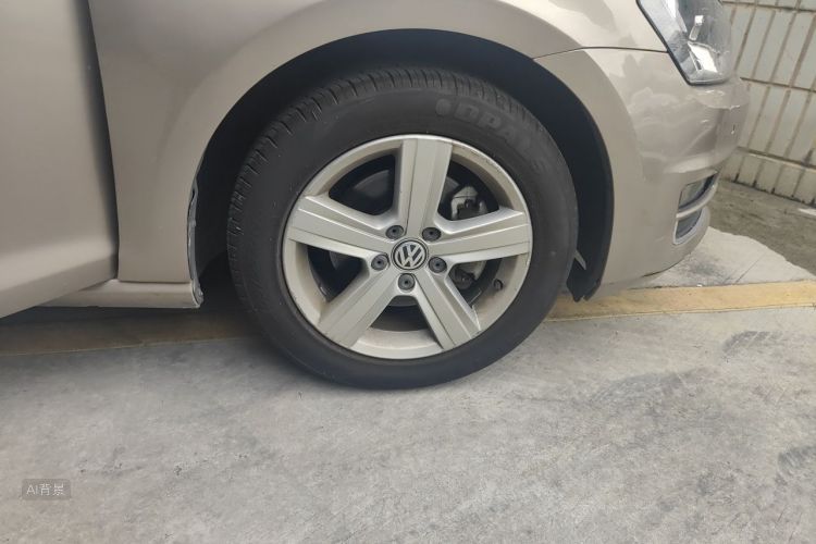 Volkswagen Golf 2017 car image #9