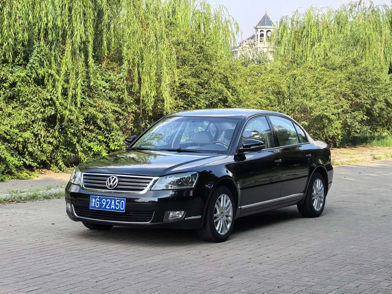 Volkswagen Passat Lingyu 2011 car image 