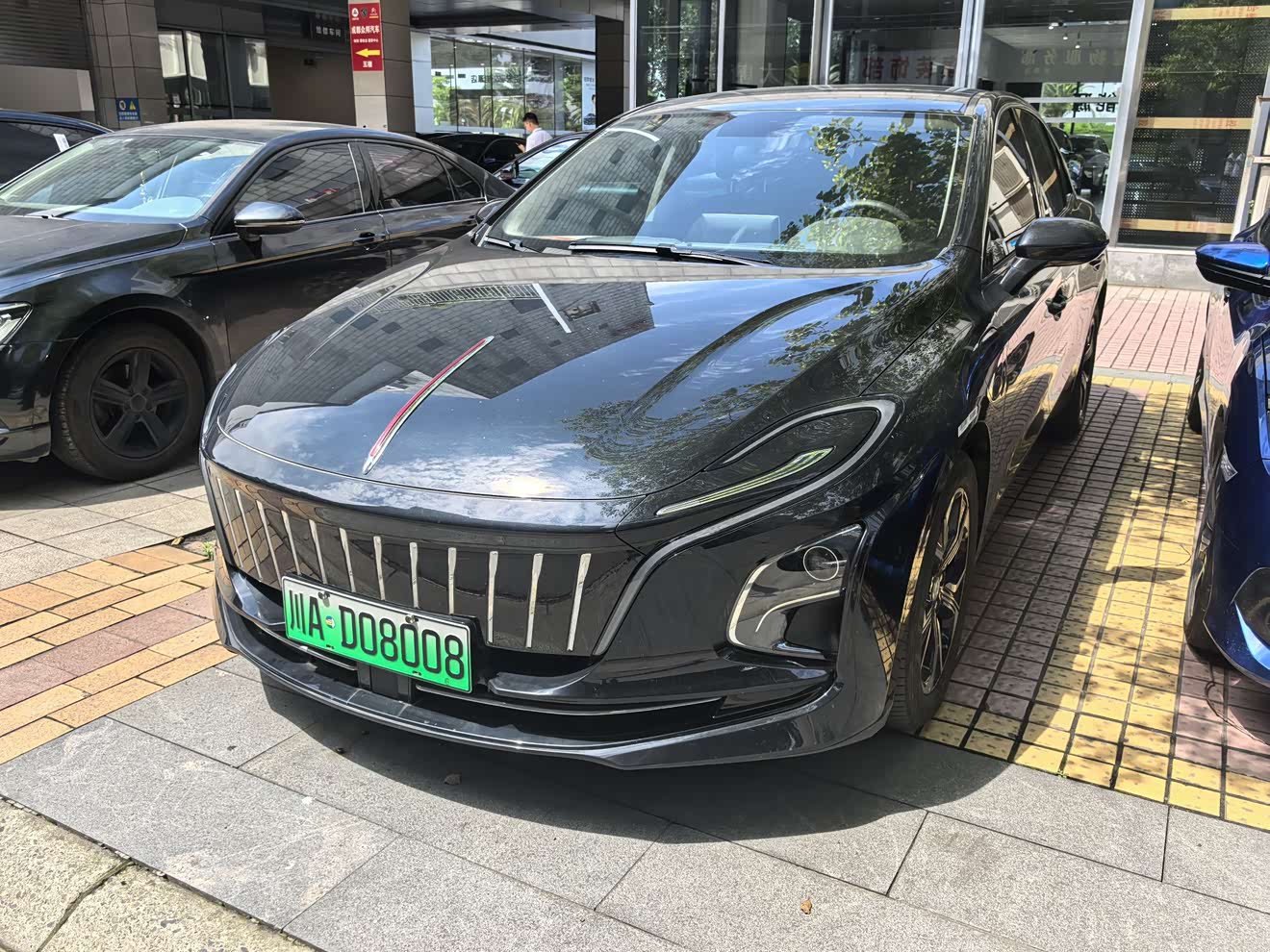 HongQi E-QM5 2023 car image 