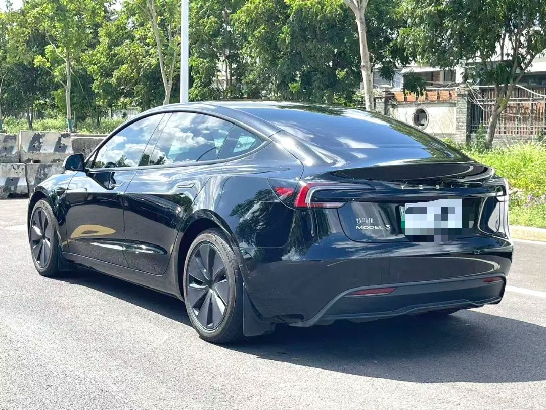 Tesla Model 3 2025 صورة سيارة #7