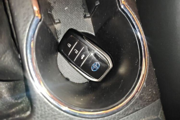 Toyota Corolla 2017 #14 Toyota Corolla 2017 car image #14