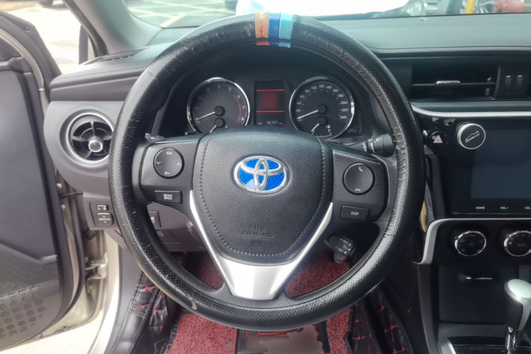 Toyota Corolla 2018 immagine di auto #11