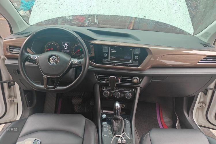 Volkswagen Tharu 2020 car image #11