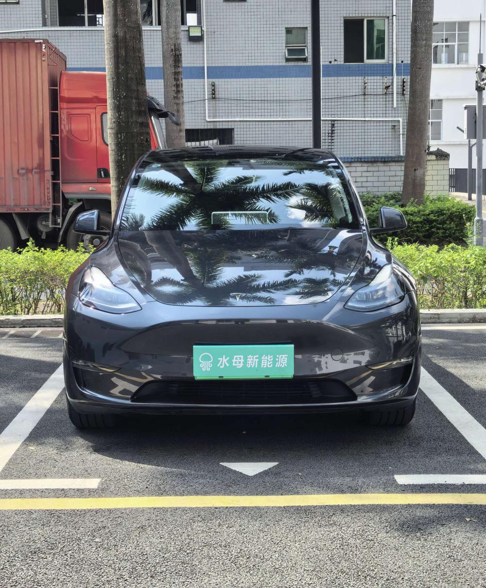 Tesla Model Y 2024 #2 Tesla Model Y 2024 car image #2