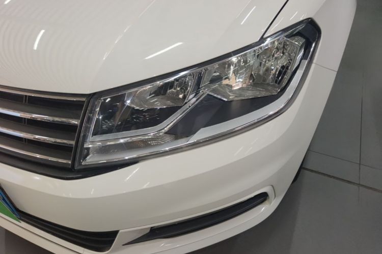 Volkswagen Santana 2017 car image #23