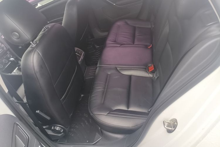 Volkswagen Golf 2017 car image #17