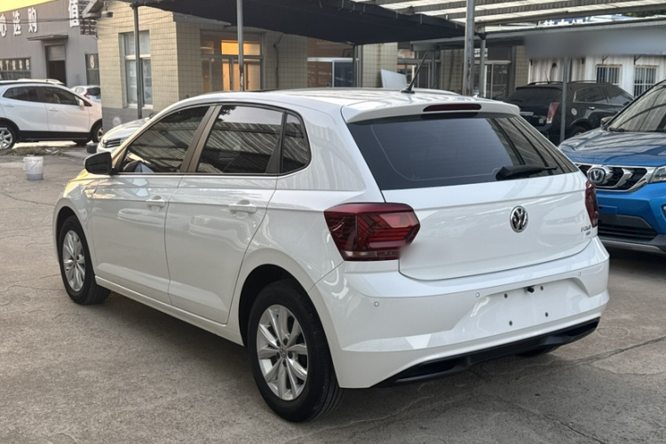 Volkswagen Polo 2021 car image #4