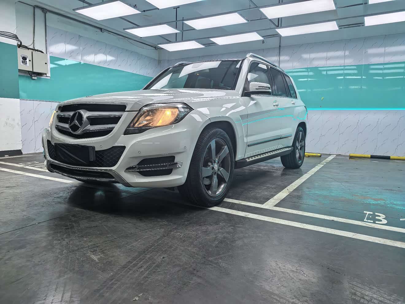 Mercedes-Benz GLK Class 2013 Mercedes-Benz GLK Class 2013 car image