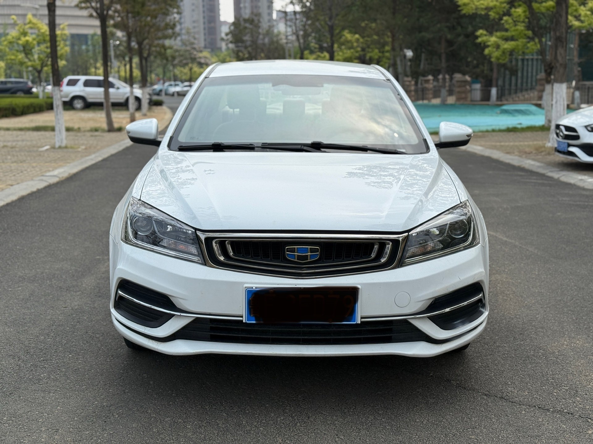 GEELY Emgrand 2018 car image #2