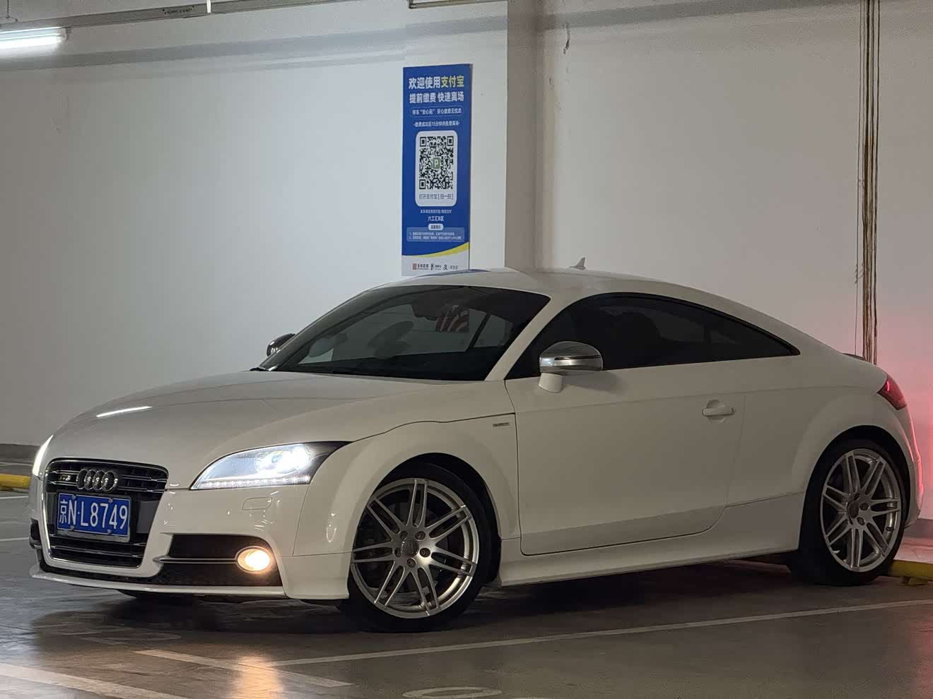 Audi TTS 2011 car image 