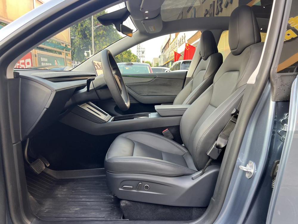 Tesla Model Y 2025 #17 Tesla Model Y 2025 immagine di auto #17