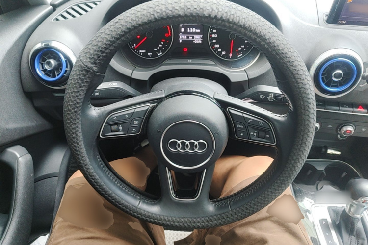 Audi A3 2019 car image #11
