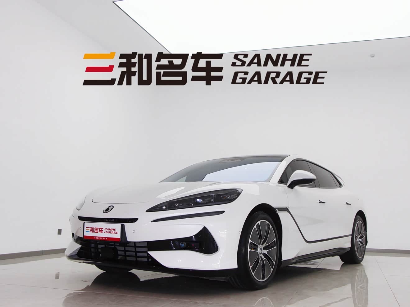 Denza Z9GT 2024 Denza Z9GT 2024 car image