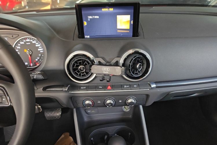 Audi A3 2020 immagine di auto #13