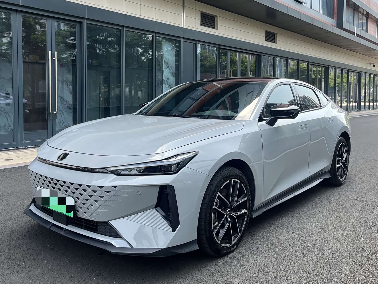 Changan UNI-V iDD 2024 car image 