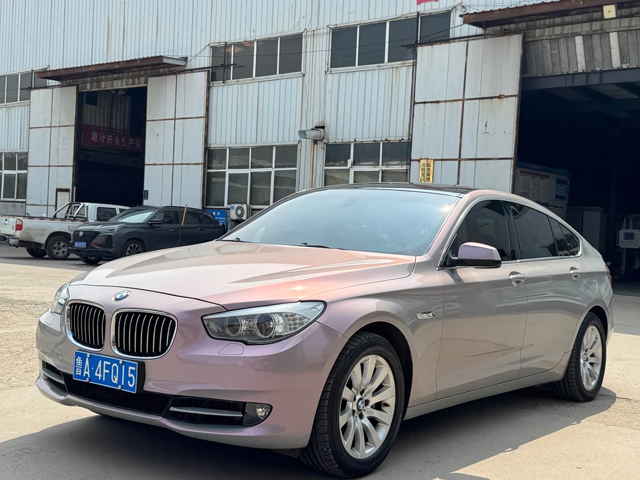 BMW 5 Series GT 2012 BMW 5 Series GT 2012 immagine di auto