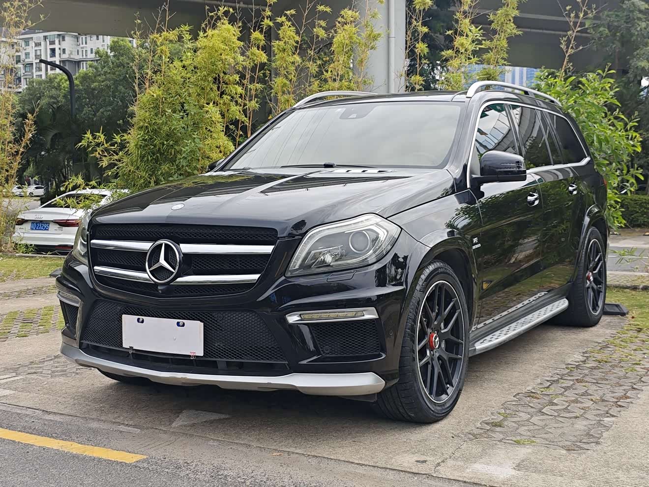 Mercedes-Benz GL AMG 2014 immagine di auto 
