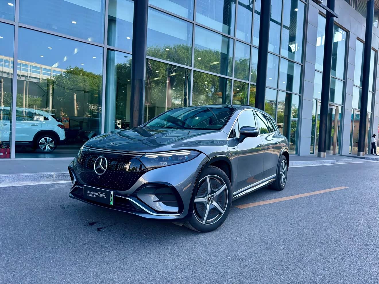 Mercedes-Benz EQS SUV 2023 Mercedes-Benz EQS SUV 2023 car image