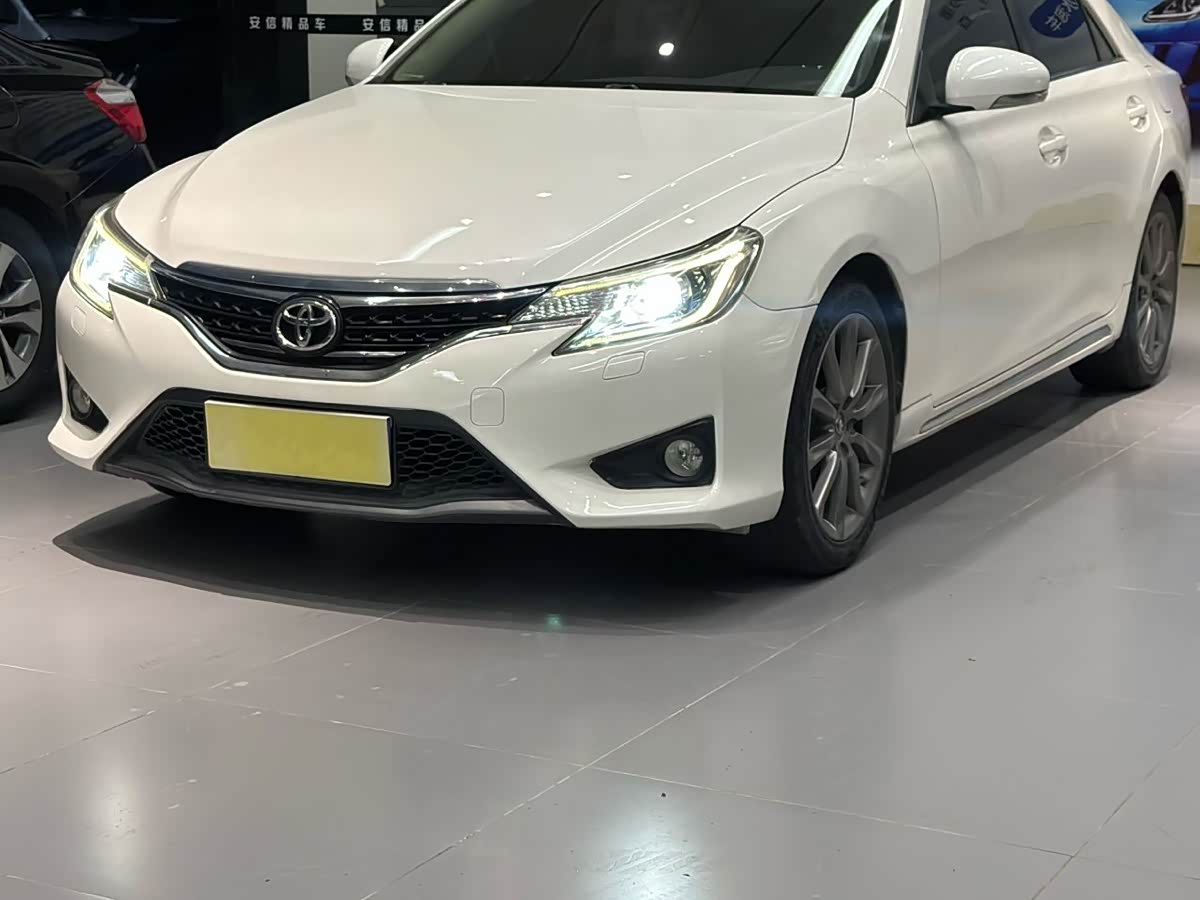 Toyota Reiz 2014 immagine di auto 