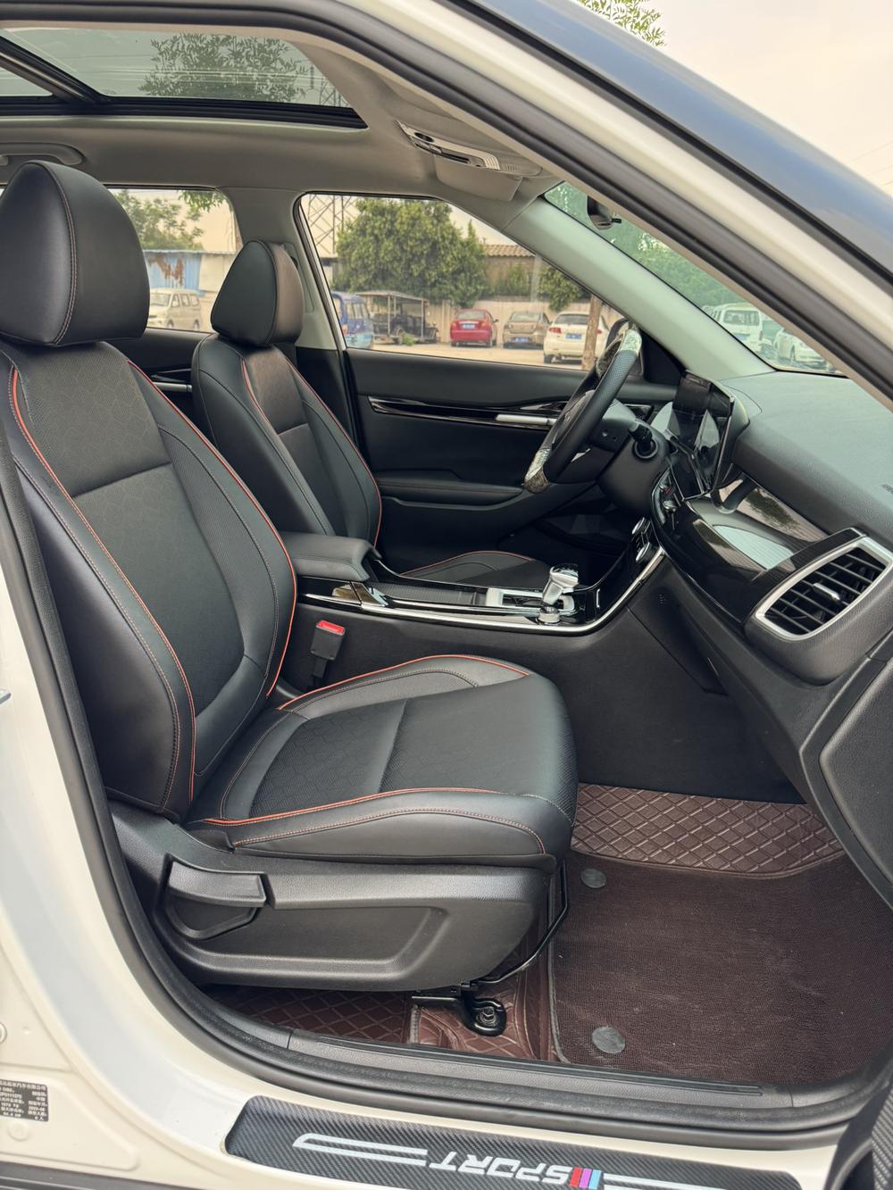 2023 car image #19