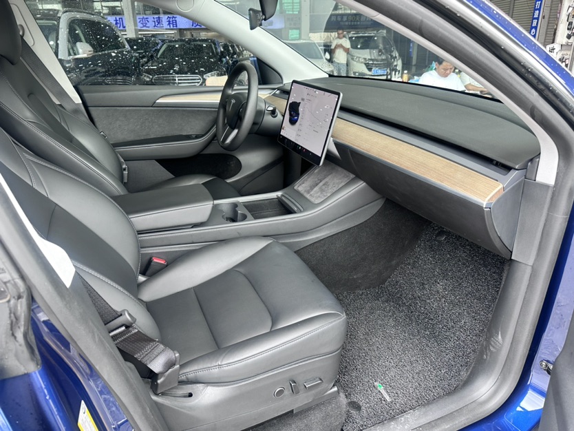 Tesla Model Y 2021 #5 Tesla Model Y 2021 car image #5
