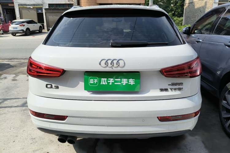Audi Q3 2018 car image #6