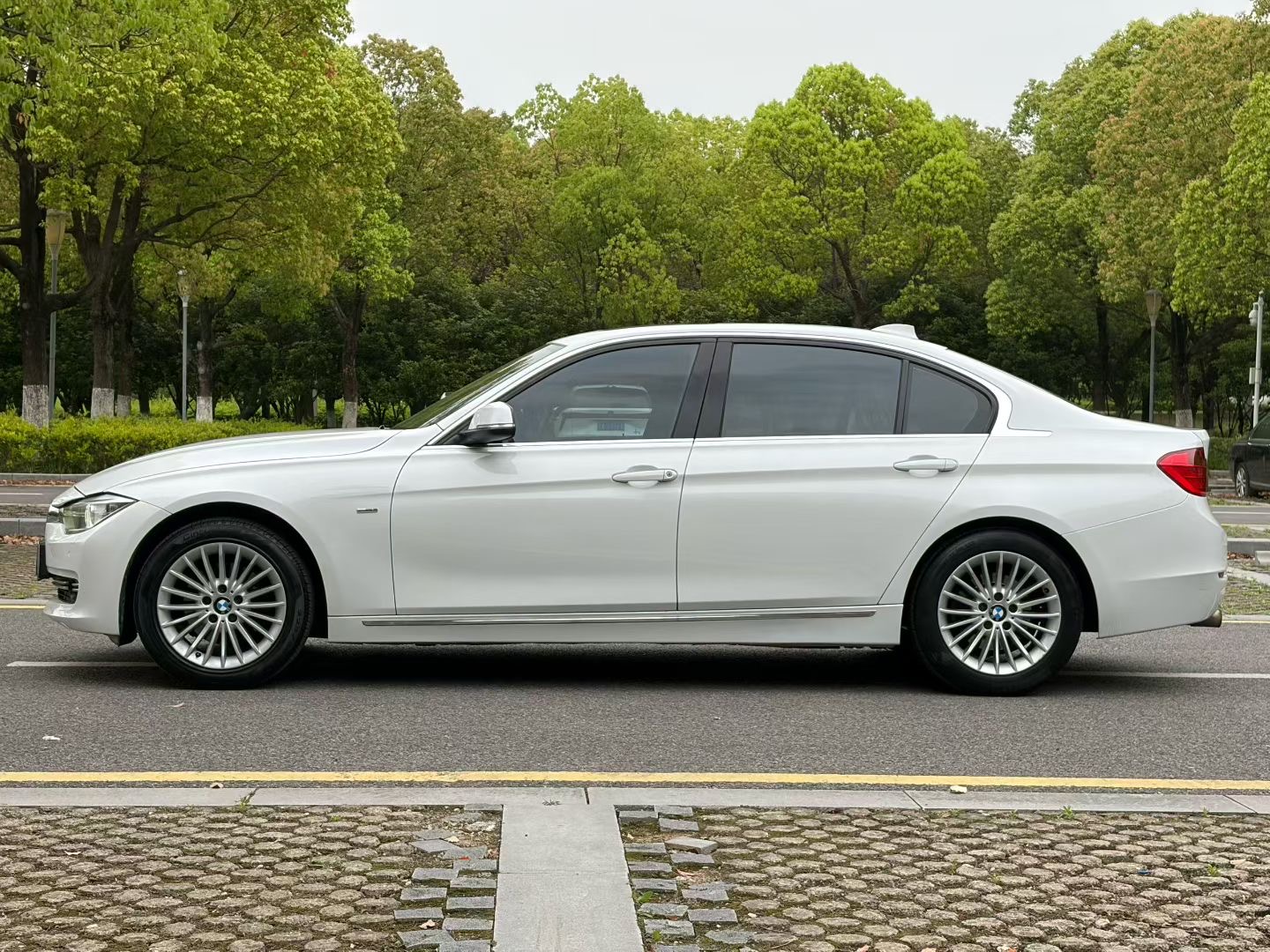 BMW 3 Series 2013 #9 BMW 3 Series 2013 car image #9