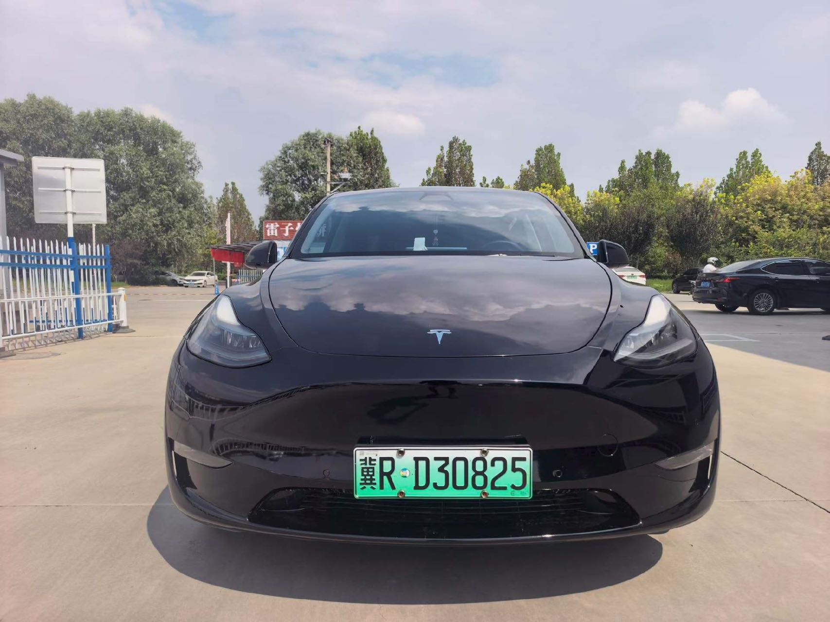 Tesla Model Y 2021 #5 Tesla Model Y 2021 car image #5