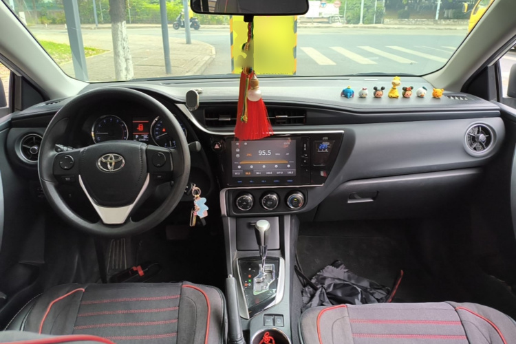 Toyota Corolla 2017 #10 Toyota Corolla 2017 car image #10