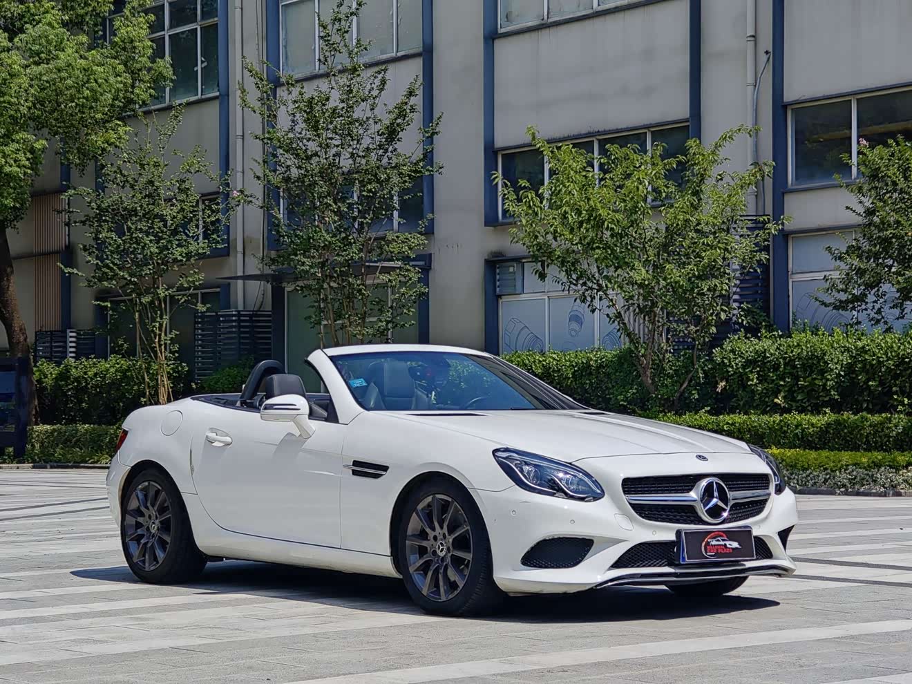 Mercedes-Benz SLC Class 2018 car image 