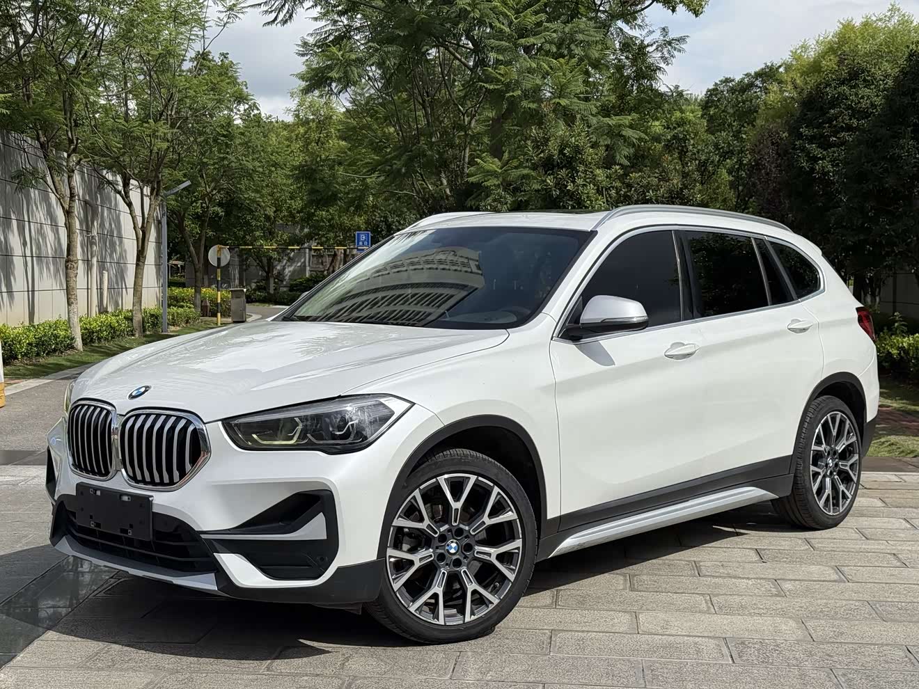 BMW X1 2020 BMW X1 2020 car image
