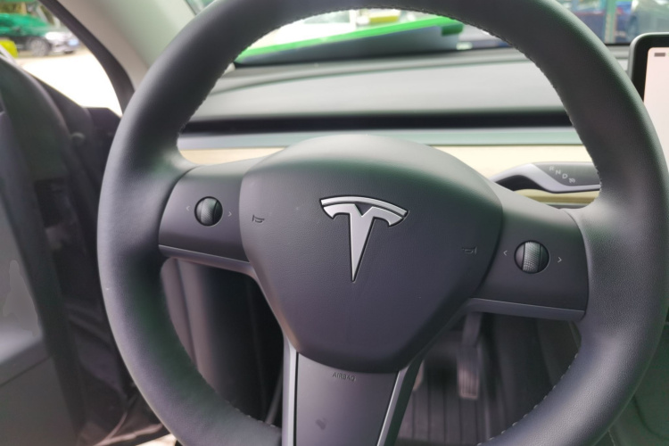 Tesla Model Y 2022 #11 Tesla Model Y 2022 car image #11