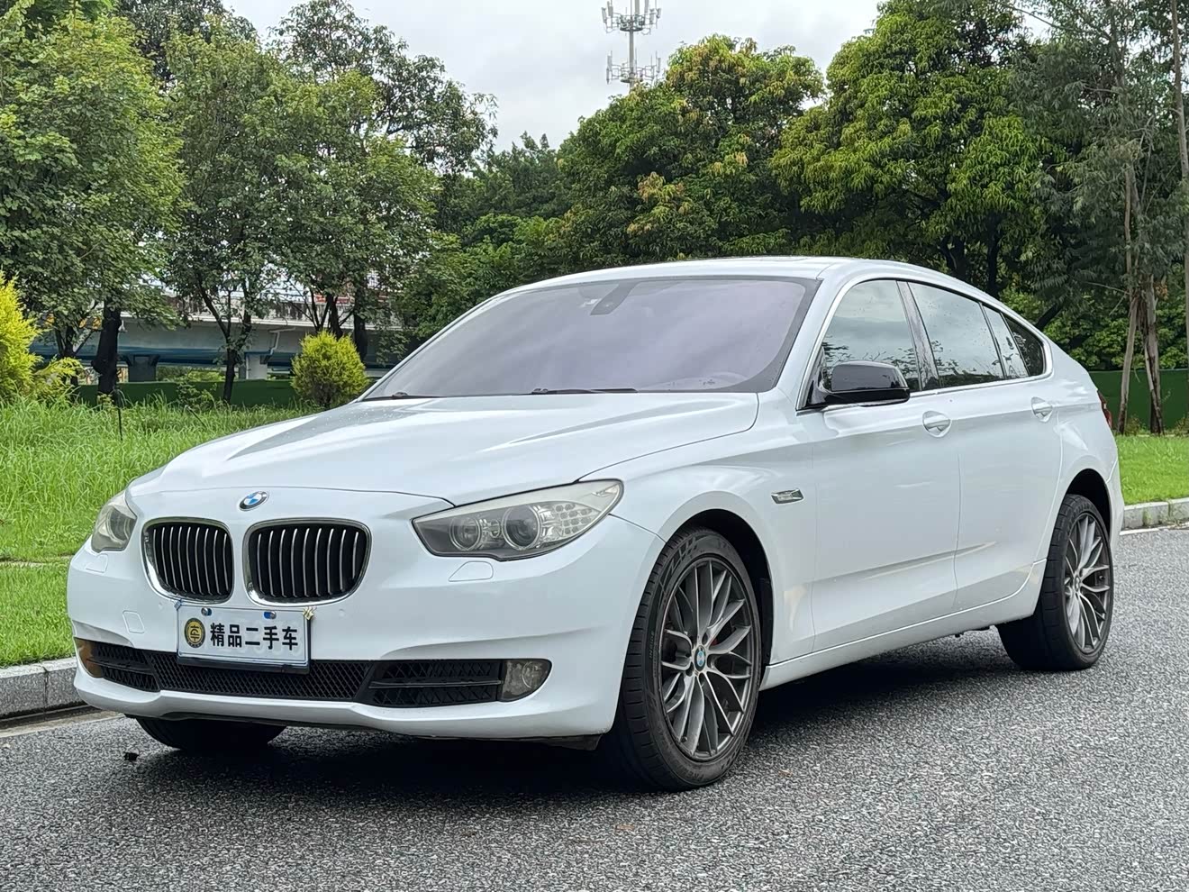 BMW 5 Series GT 2010 BMW 5 Series GT 2010 immagine di auto