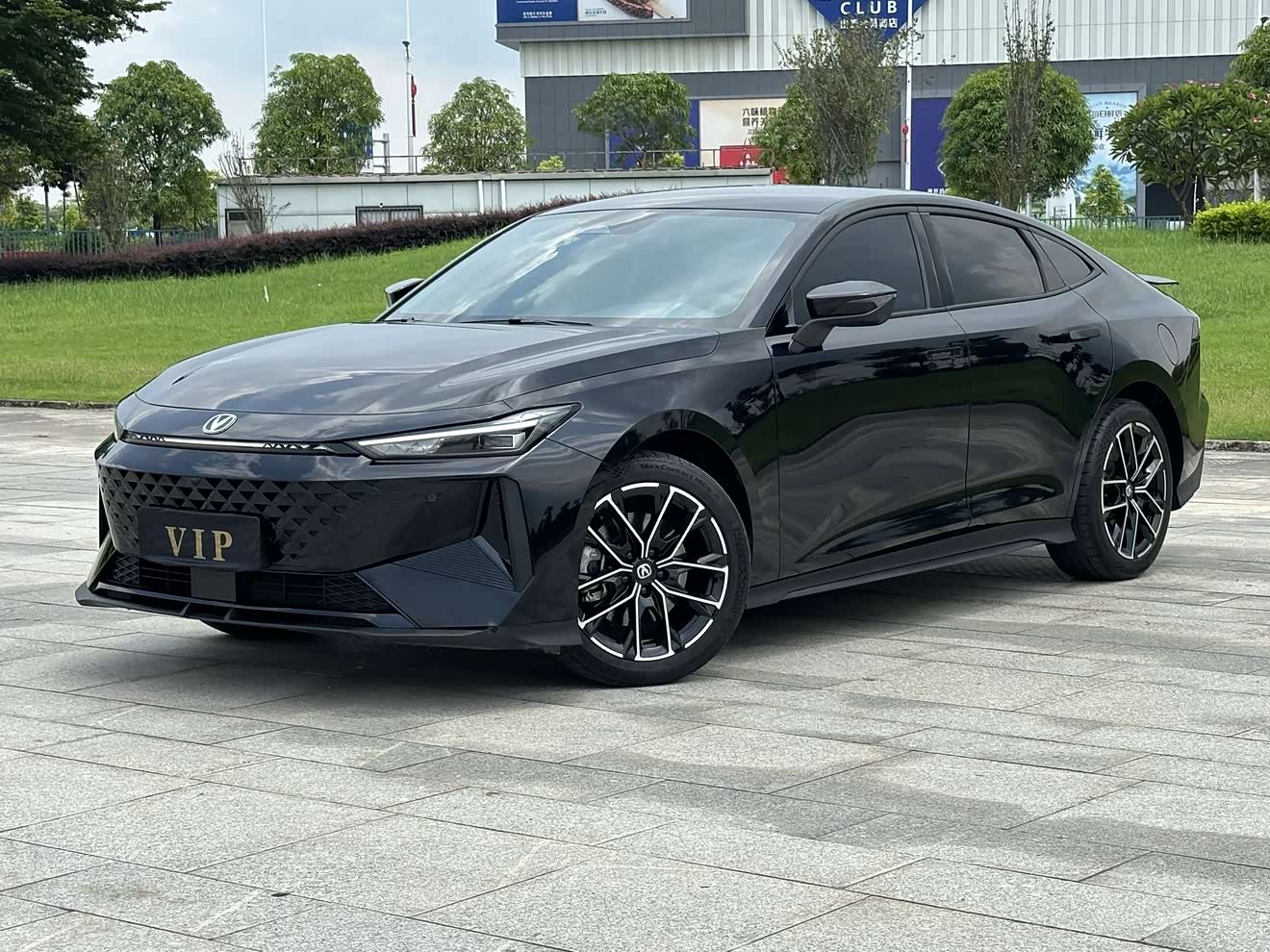 Changan UNI-V iDD 2024 car image 