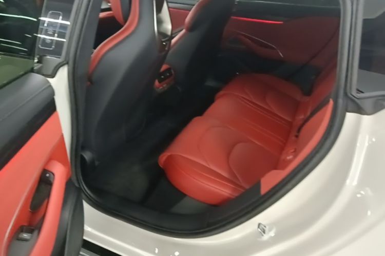 MI SU7 2024 car image #17