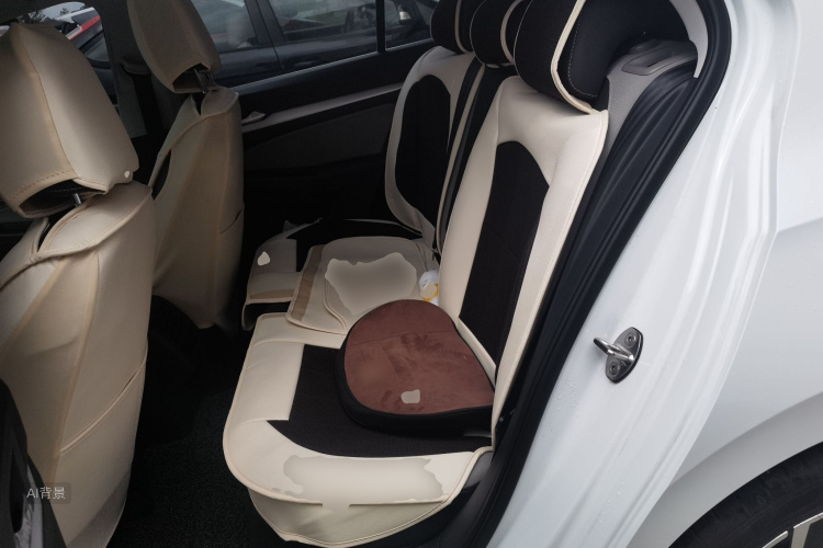 Volkswagen Golf 2023 car image #19